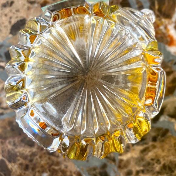 Vintage 1970 Cut to Clear Yellow Crystal Gravy or Creamer, rare piece to find - Picture 2 of 3